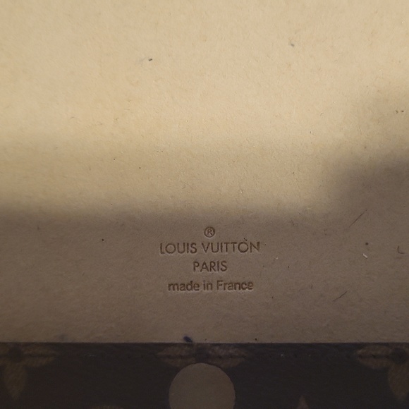 Louis Vuitton iPad holder - Picture 4 of 15